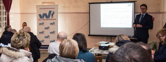 ROZMAWIAJĄ Z MIESZKAŃCAMI