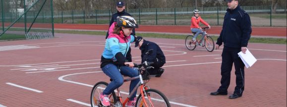 BEZPIECZNI W RUCHU DROGOWYM