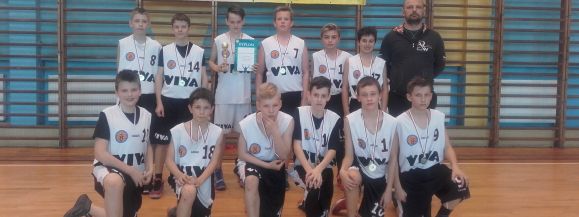 "&Oacute;SEMKA" ZWYCIĘŻA