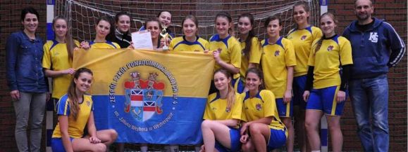 FINAŁ DLA SAMOCHOD&Oacute;WKI