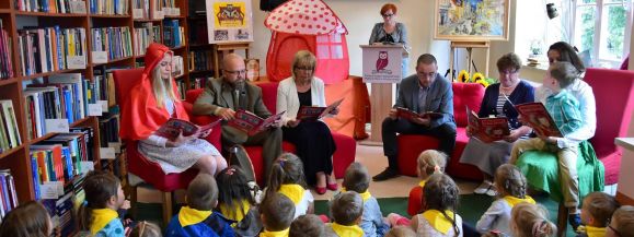 DZIEŃ CZERWONEGO KAPTURKA