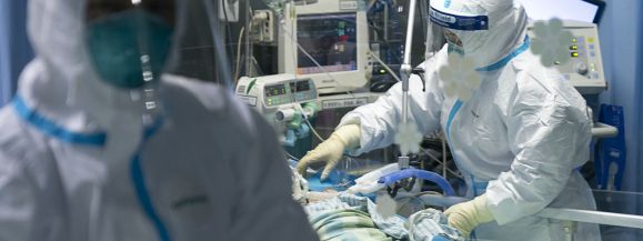 PRZYBYWA ZAKAŻONYCH