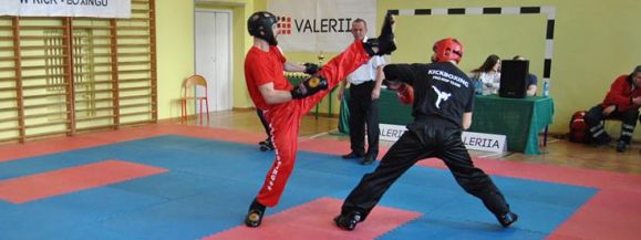 BAZA DLA KICKBOXER&Oacute;W